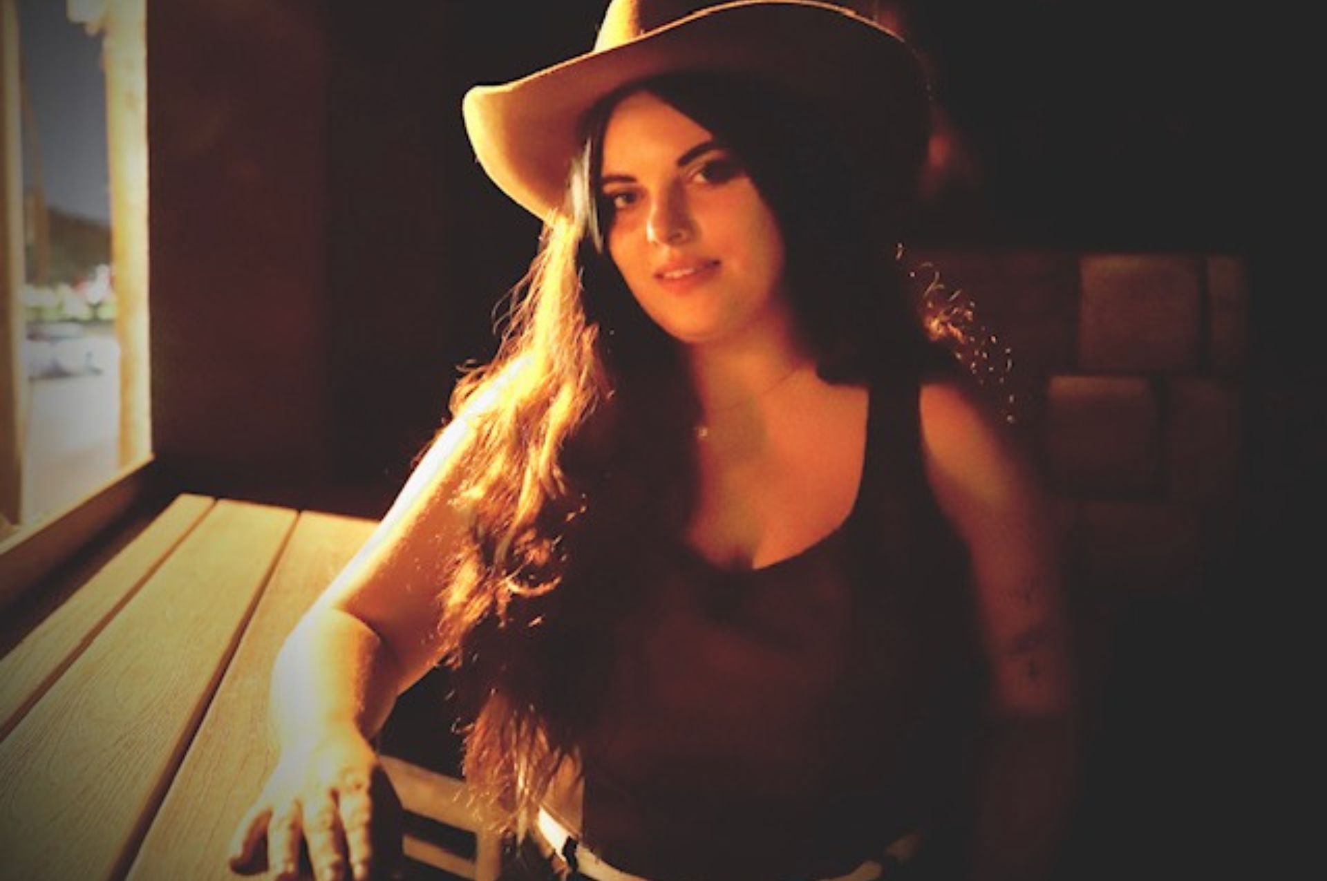Courtney Elayna - Live Music at the Canteen
